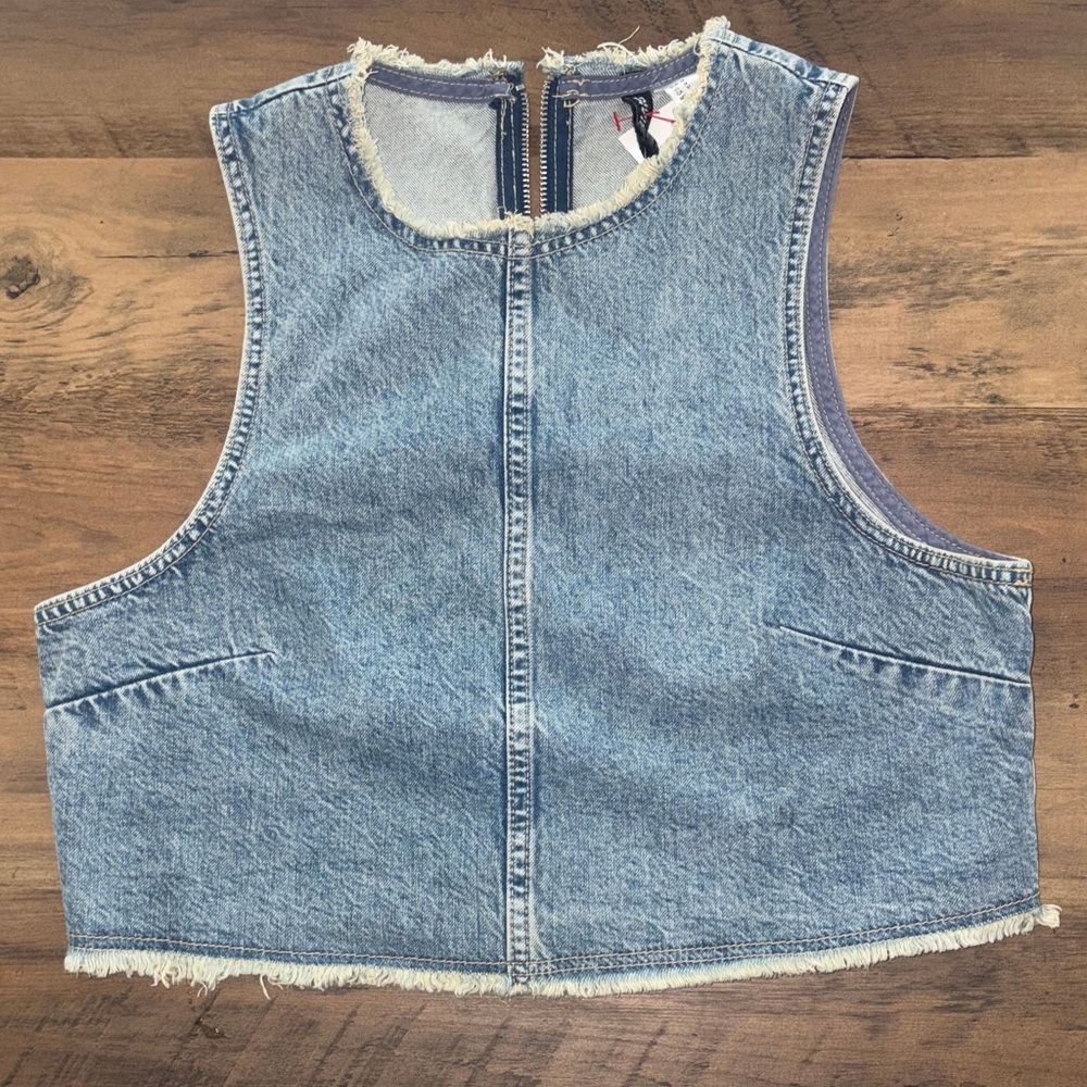 Denim Cropped Tank Top - Light Blue